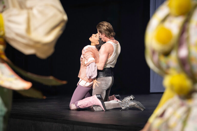 Så tuktas en arbigga / The Taming of the Shrew - Dramaten. Photo: Jenny Baumgartnern